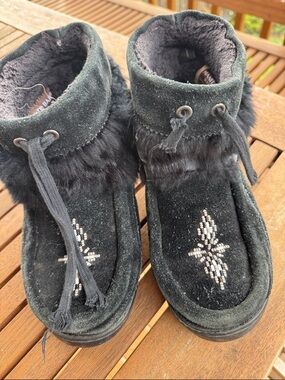 Manitobah mukluks Black Fur Suede Moccasin Boots with Bead Detail